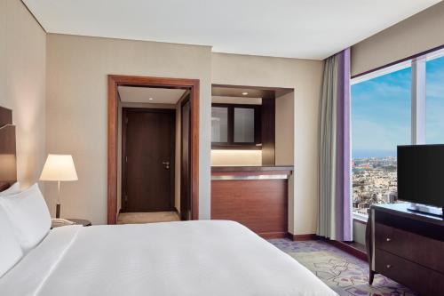 Guest Sky View Room del hotel Rose Rayhaan By Rotana. Foto 2