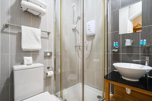 Habitación Doble Estándar - 2 camas - No fumadores del hotel Best Western London Ilford. Foto 3