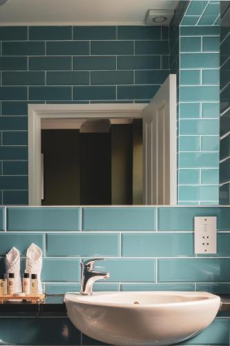 Habitación Doble del hotel The Old Ship Hackney. Foto 1