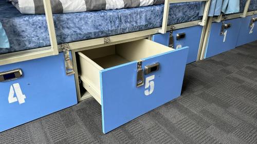 Single bed in 12 - Bed Mixed Dormitory Room Shared Bathroom del hotel Smart Russell Square. Foto 5