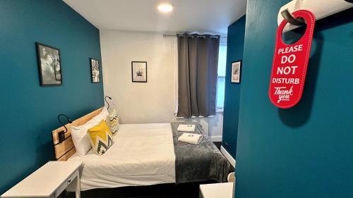 Habitación Doble con baño privado del hotel Smart Russell Square. Foto 3