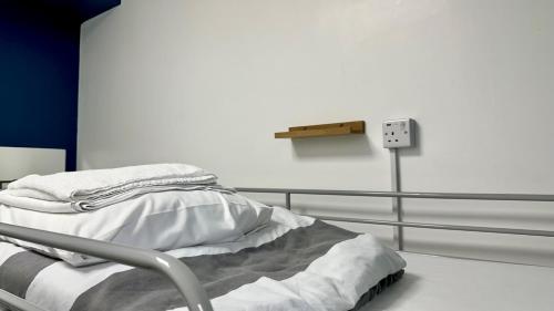 Habitación Doble con baño privado - 2 camas del hotel Smart Russell Square. Foto 1