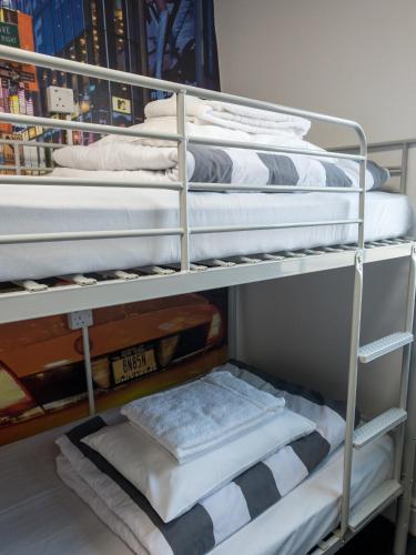 Habitación Doble con baño privado - 2 camas del hotel Smart Russell Square. Foto 2