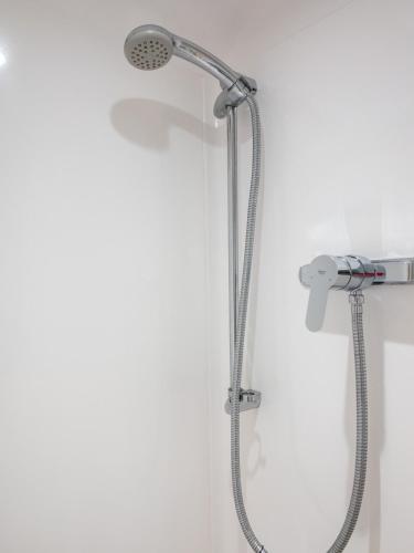 Habitación Doble con baño privado - 2 camas del hotel Smart Russell Square. Foto 4