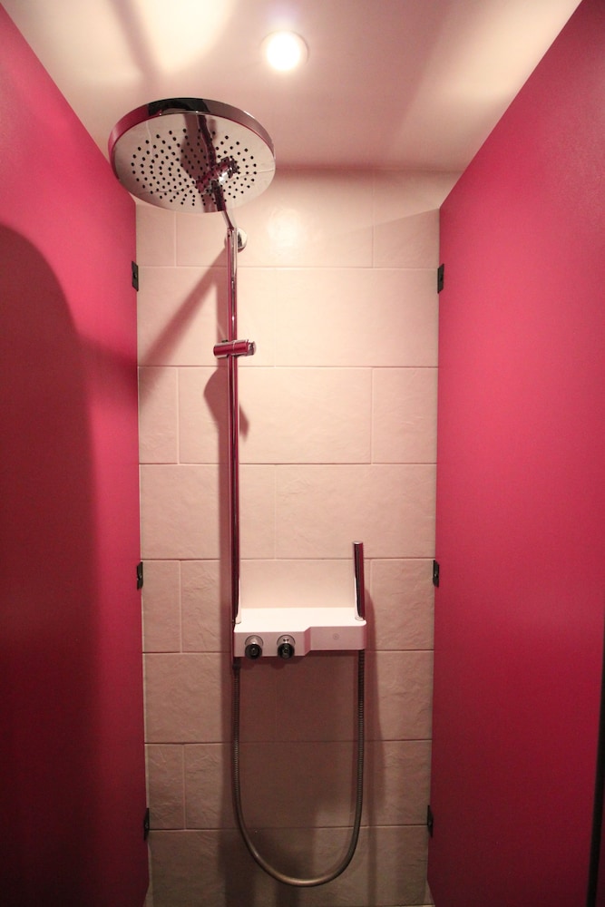 Dormitorio compartido, dormitorio mixto del hotel Smart Hyde Park Inn. Foto 5