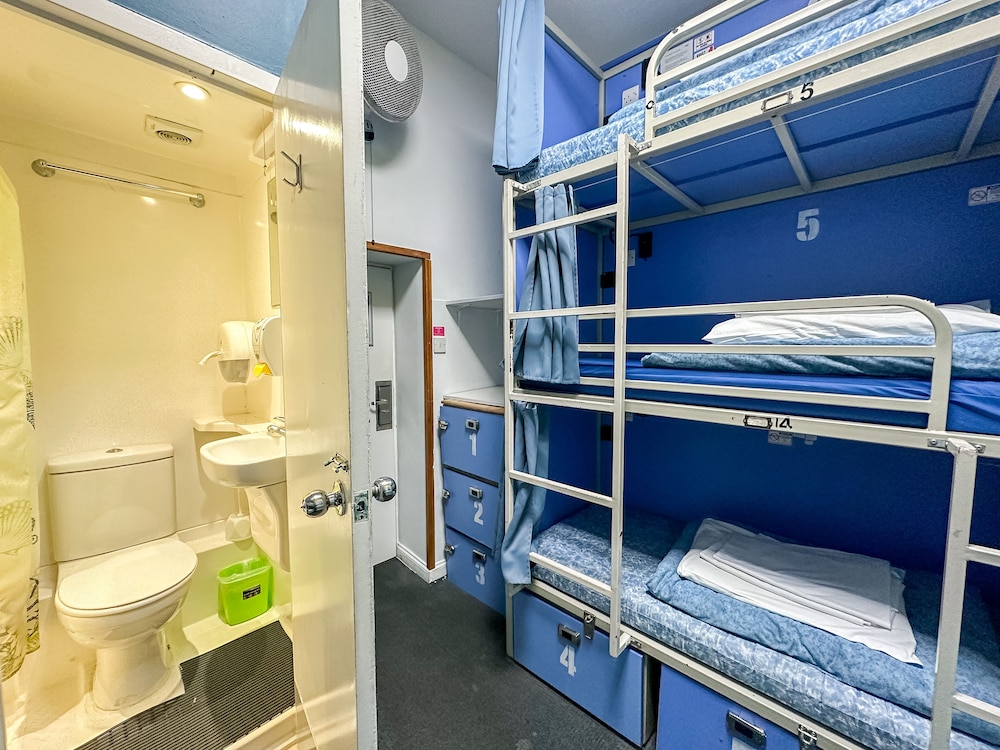 Private 6 Bed Dorm (Ensuite) del hotel Smart Hyde Park Inn. Foto 4