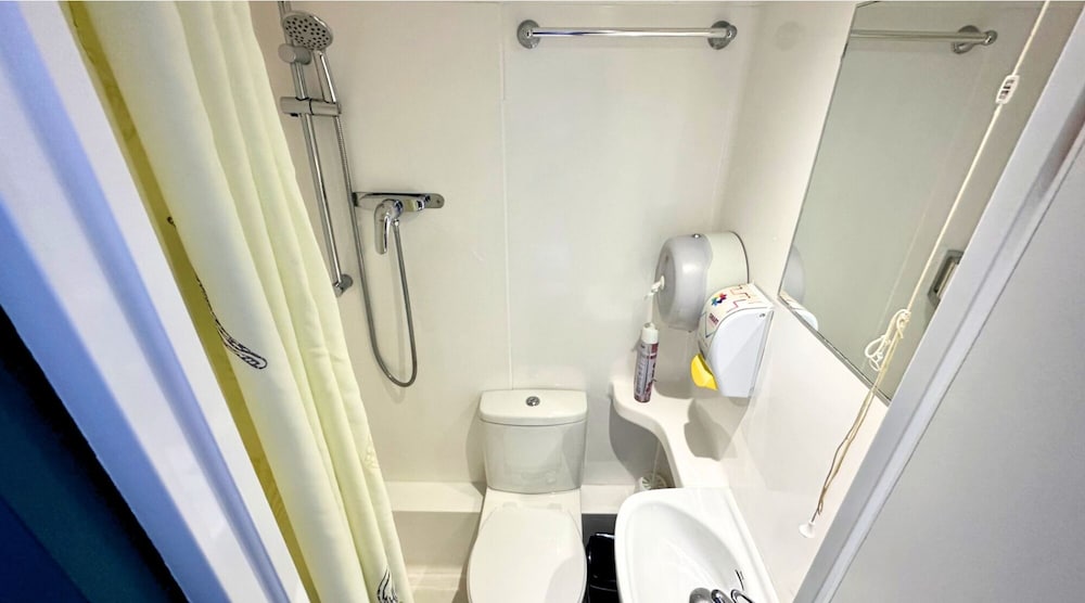 Private Twin Dorm (Ensuite) del hotel Smart Hyde Park Inn. Foto 6