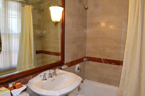 Habitación Doble Superior (cama extragrande) del hotel Wall Street Inn. Foto 10