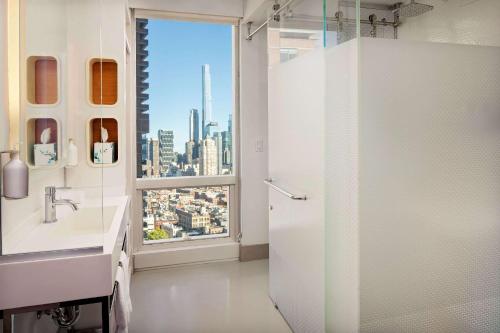 Vistas al perfil urbano del hotel Yotel New York Times Square