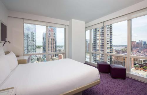 Habitación Esquinera de primera clase - 1 cama grande del hotel Yotel New York Times Square