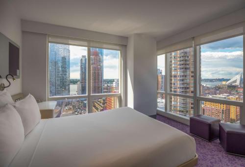 Habitación Esquinera de primera clase - 1 cama grande del hotel Yotel New York Times Square. Foto 3