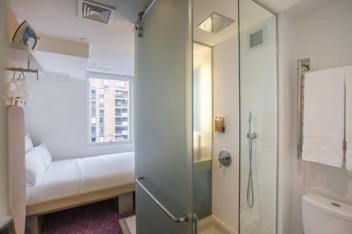 Solo del hotel Yotel New York Times Square. Foto 2