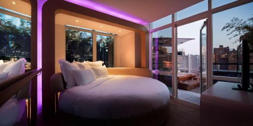 Suite Ático con terraza - 1 cama extragrande del hotel Yotel New York Times Square. Foto 3