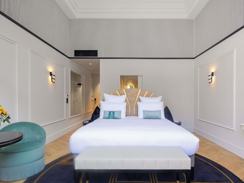Suite Junior doble en la planta baja con terraza y piscina privada del hotel The 1932 Hotel y Spa Cap d Antibes MGallery