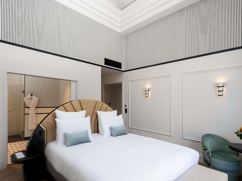 Suite Junior doble en la planta baja con terraza y piscina privada del hotel The 1932 Hotel y Spa Cap d Antibes MGallery. Foto 4