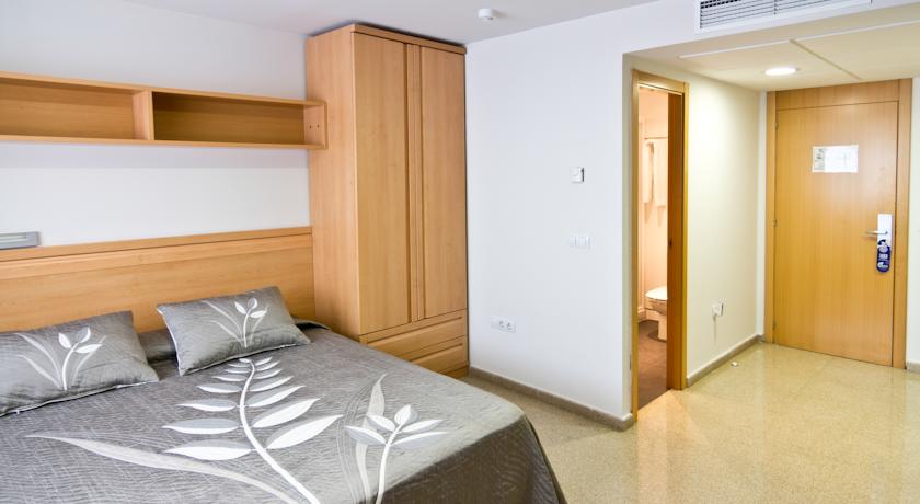 Habitación doble Confort del hotel Villa Alojamiento Y Congresos - Villa Universitaria. Foto 1