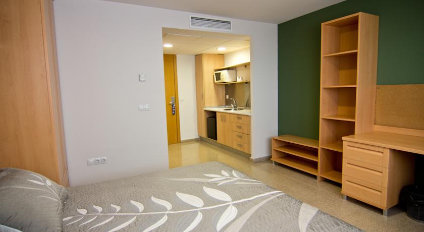 Habitación doble Confort del hotel Villa Alojamiento Y Congresos - Villa Universitaria. Foto 3