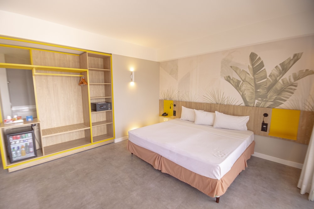 Habitación Luxury con 1 cama king size del hotel Novotel Salvador Rio Vermelho. Foto 1