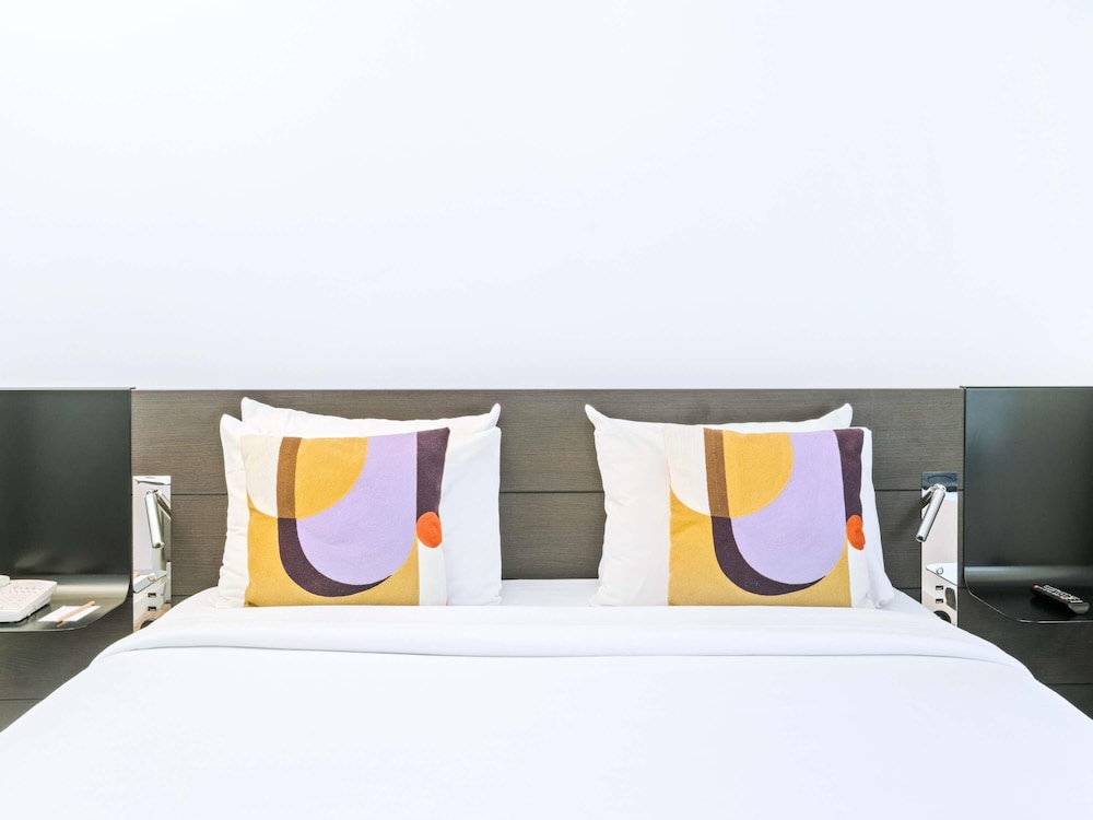 Habitación superior, 1 cama de matrimonio del hotel Novotel Paris Charenton Le Pont. Foto 5