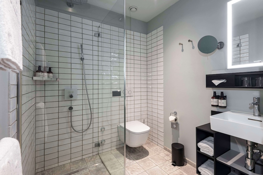 Habitación Estandar del hotel NH Bern The Bristol. Foto 8