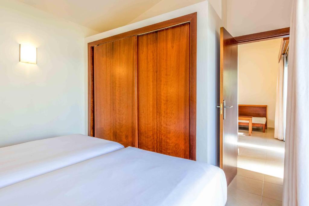 Bungalow 1 habitación del hotel Valentín Playa de Muro. Foto 1