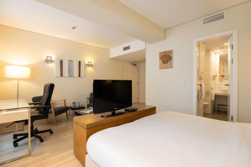 Habitación Doble Estándar del hotel B-Aparthotels Grand Place. Foto 5