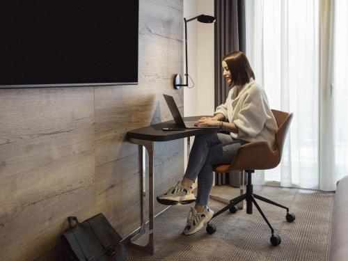 MyRoom by Nicolas & Joao: Rock N'Room / Habitación Ejecutiva Business del hotel Novotel Lausanne Bussigny