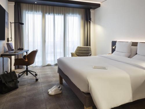MyRoom by Nicolas & Joao: Rock N'Room / Habitación Ejecutiva Business del hotel Novotel Lausanne Bussigny. Foto 4