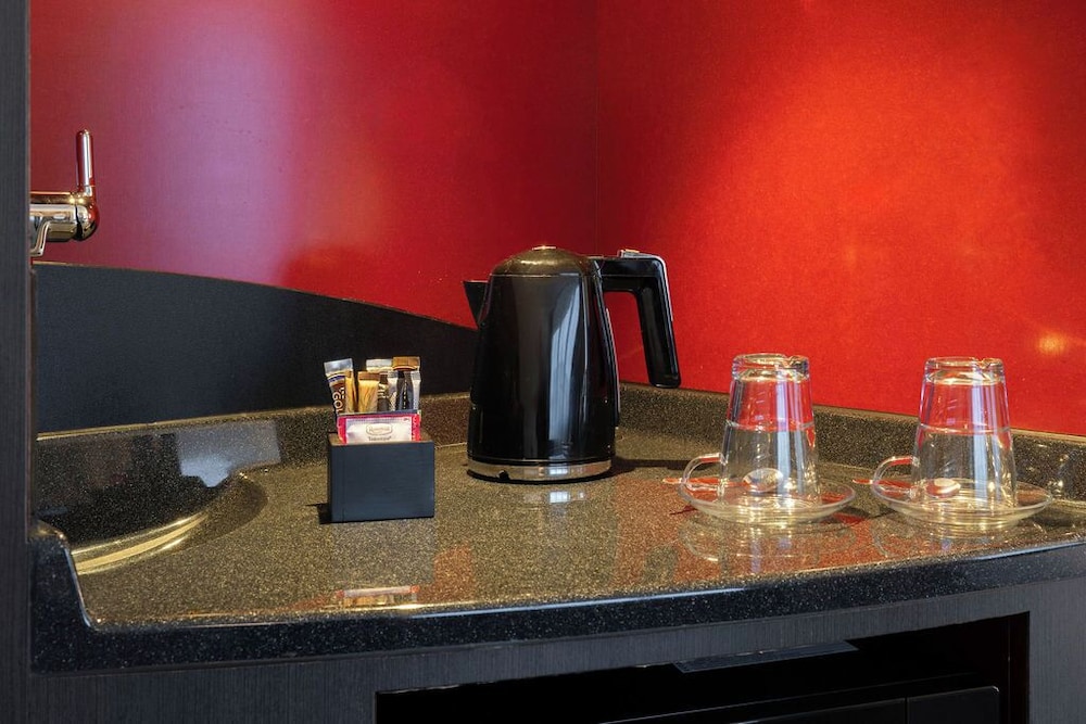 Suite Familiar del hotel Novotel Suites Geneve Aeroport. Foto 4