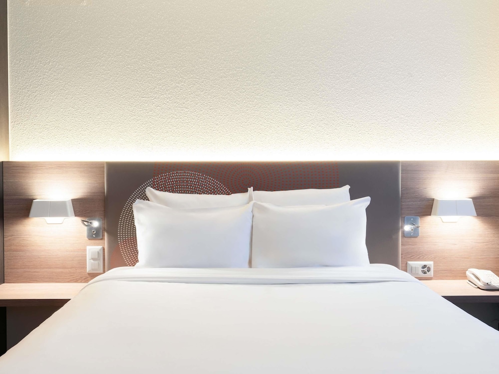 Suite Familiar del hotel Novotel Suites Geneve Aeroport. Foto 9