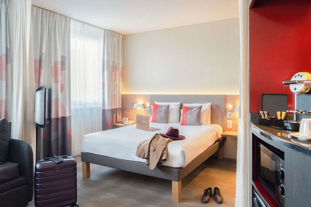 Suite Executive del hotel Novotel Suites Geneve Aeroport. Foto 1