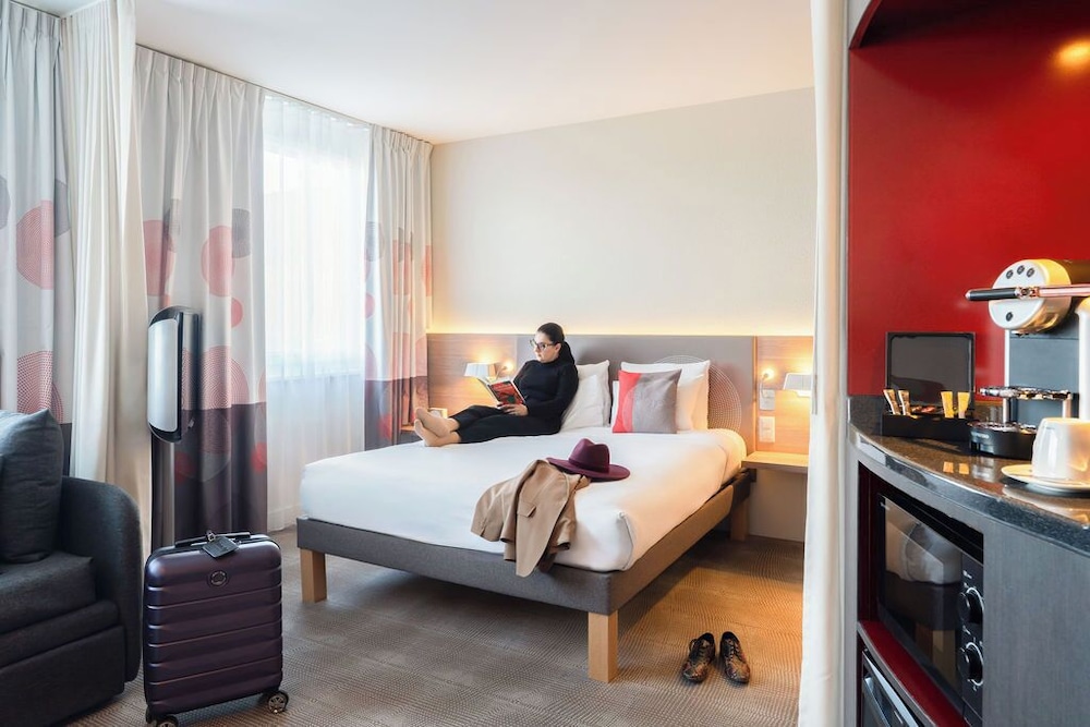 Suite Executive del hotel Novotel Suites Geneve Aeroport. Foto 5