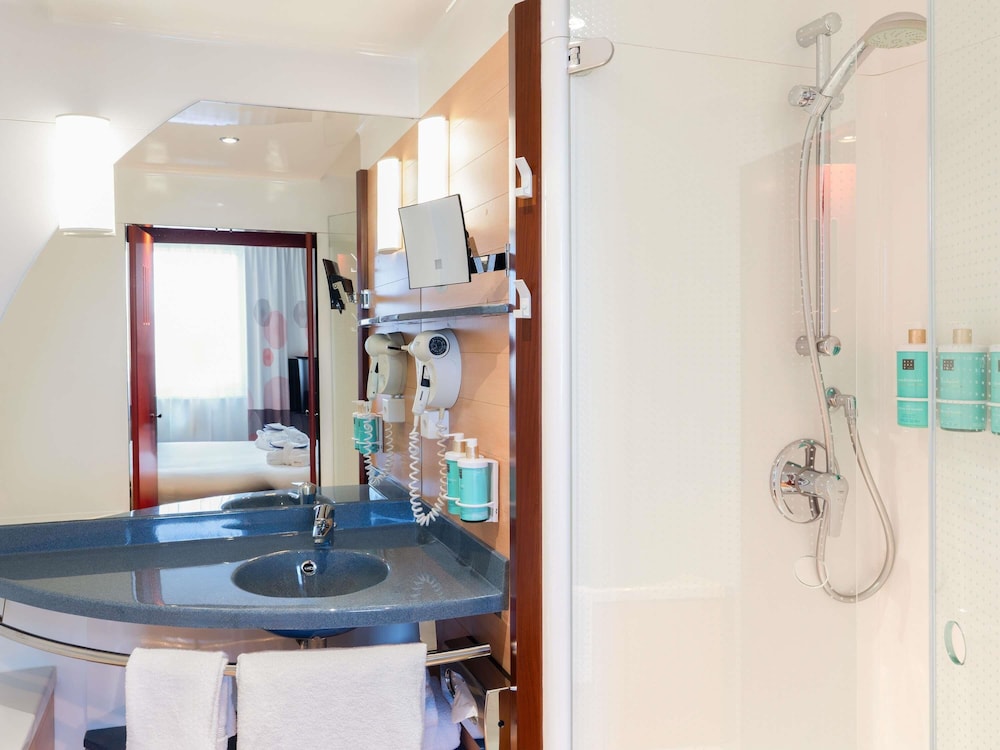 Suite Executive del hotel Novotel Suites Geneve Aeroport. Foto 8