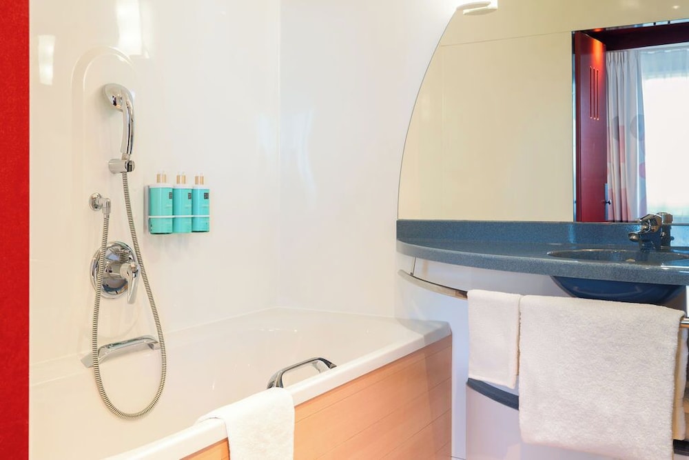 Suite Executive del hotel Novotel Suites Geneve Aeroport. Foto 17