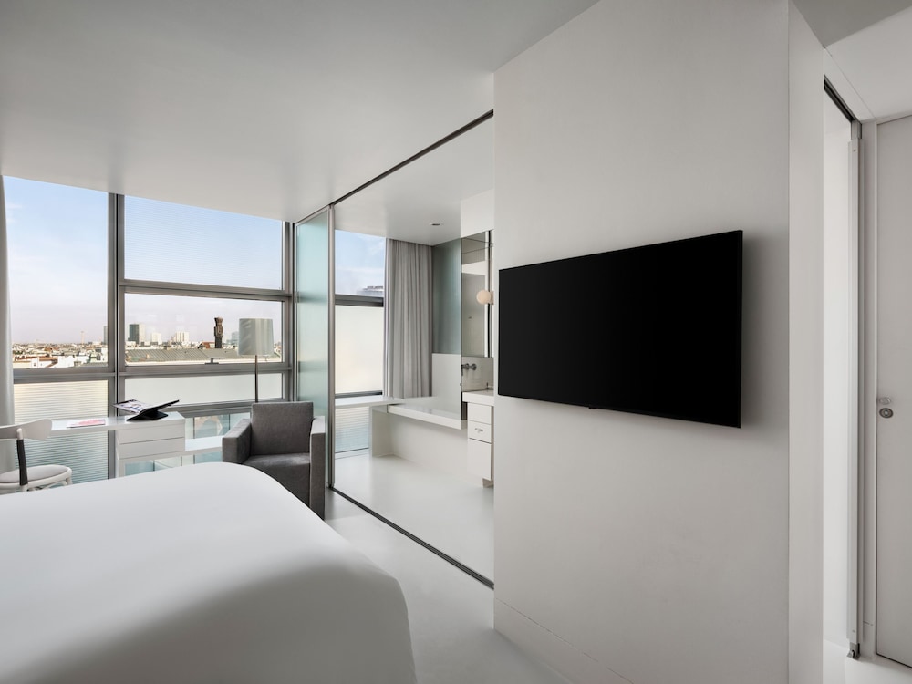 Clásica - Vistas a la noria, cama queen del hotel So/ Vienna. Foto 4