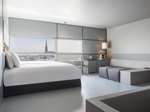 Deluxe - Vistas a la catedral, 1 cama king o 2 camas individuales del hotel So/ Vienna