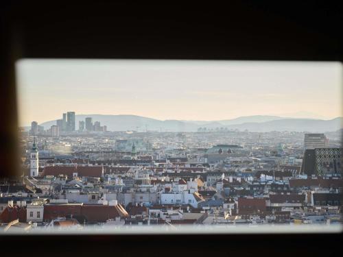 Deluxe - Vistas a la catedral, 1 cama king o 2 camas individuales del hotel So/ Vienna. Foto 5