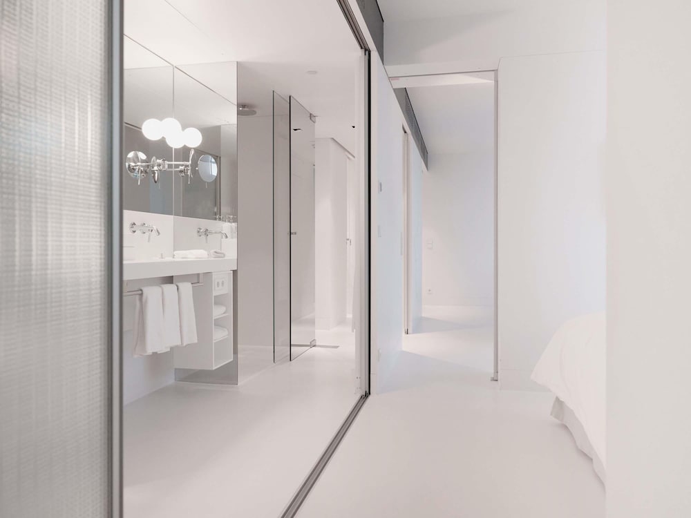 Suite junior - Vistas a la noria, cama king del hotel So/ Vienna. Foto 12