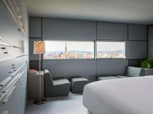 Suite presidencial - Vistas panorámicas de 270 grados al horizonte, cama king del hotel So/ Vienna
