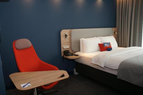 Habitación Estándar con desayuno gratuito del hotel Holiday Inn Express Zurich Airport by IHG. Foto 3