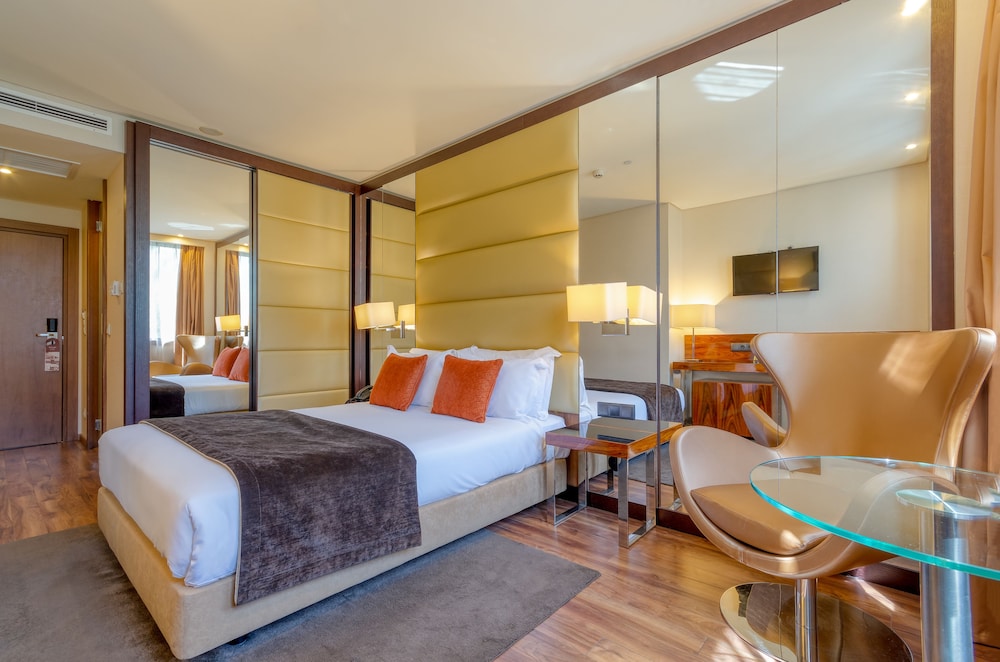 Habitación ejecutiva doble, balcón del hotel Turim Av Liberdade. Foto 6