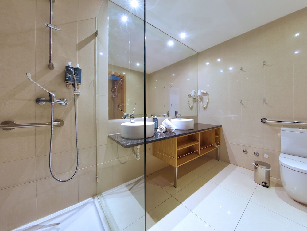 Habitación superior con 1 cama doble o 2 individuales (2) del hotel Agua Hotels Riverside. Foto 4