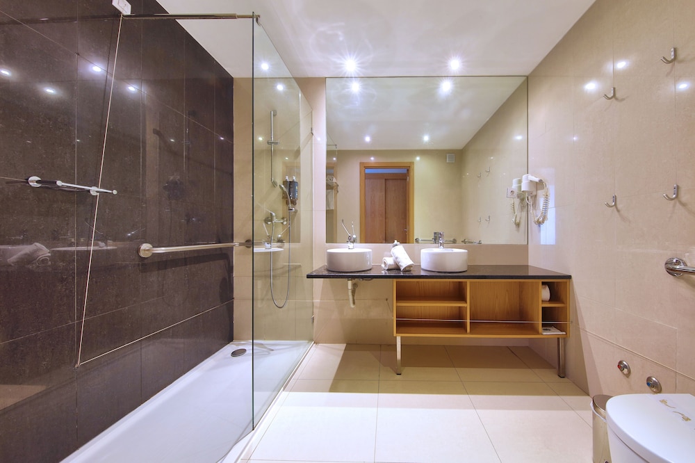 Habitación estándar con 1 cama doble o 2 individuales (2) del hotel Agua Hotels Riverside. Foto 5