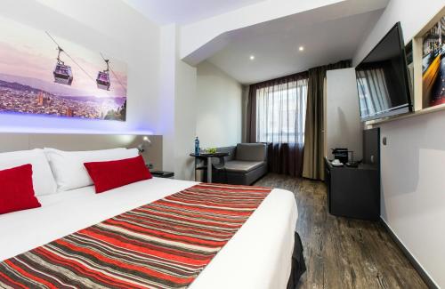 Habitación Doble Superior del hotel Leonardo Boutique Barcelona Sagrada Familia. Foto 2