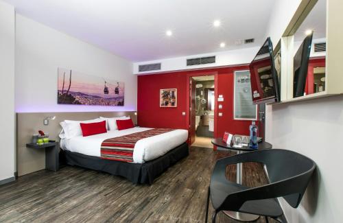 Habitación Doble Deluxe del hotel Leonardo Boutique Barcelona Sagrada Familia. Foto 3
