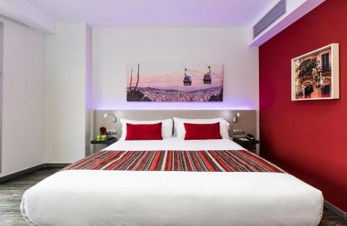 Habitación Doble Deluxe del hotel Leonardo Boutique Barcelona Sagrada Familia. Foto 5
