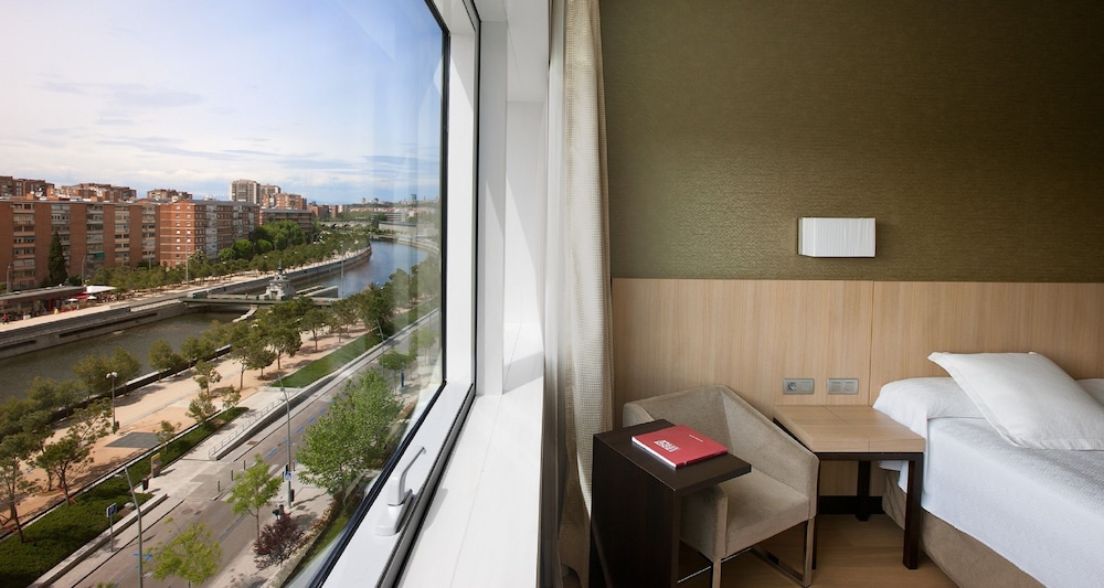 Habitación estándar (View) del hotel NH Madrid Ribera del Manzanares. Foto 5