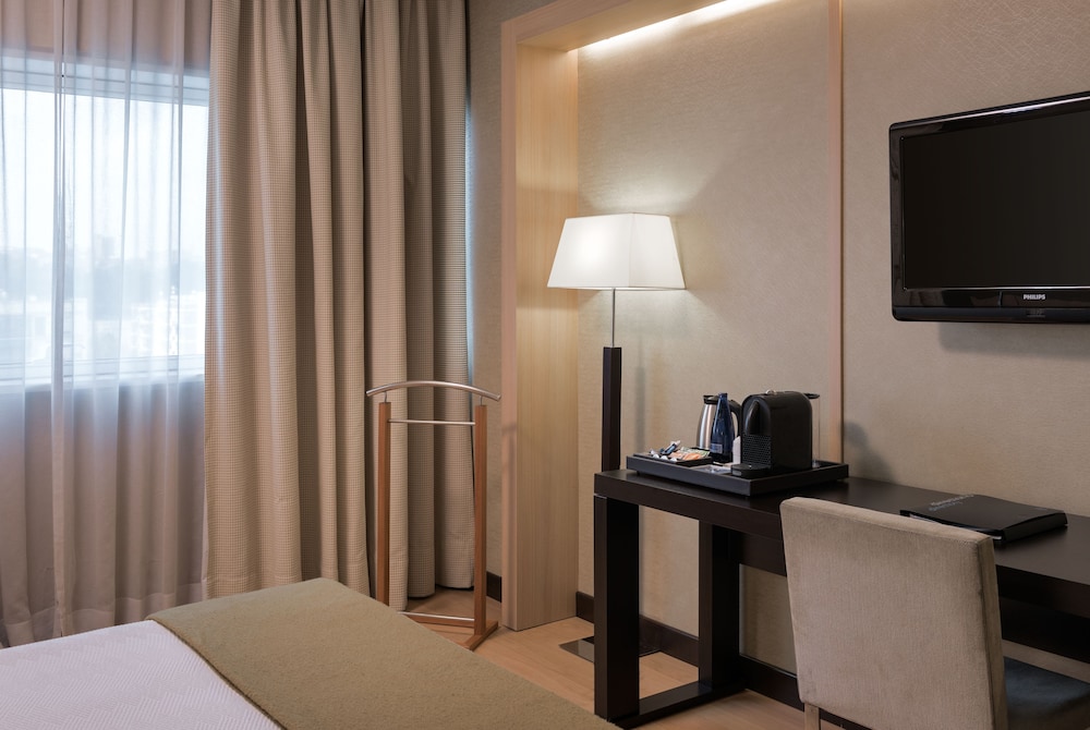 Habitación superior del hotel NH Madrid Ribera del Manzanares. Foto 1