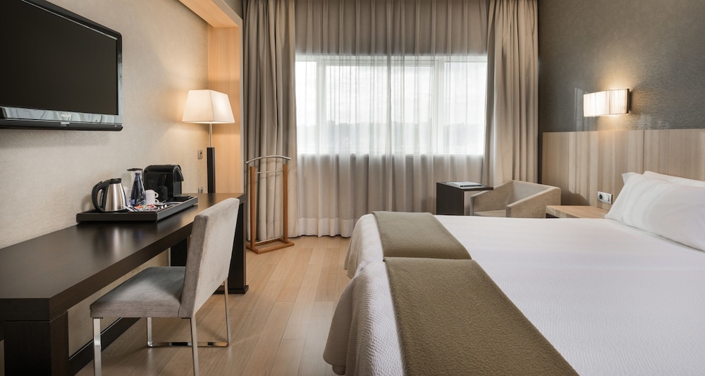 Habitación doble Superior Normal del hotel NH Madrid Ribera del Manzanares. Foto 1
