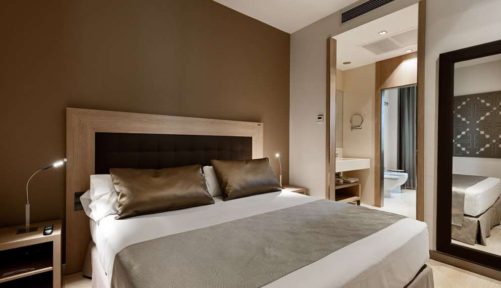 Habitación doble Balcón o Terraza Superior del hotel Catalonia Atocha. Foto 2